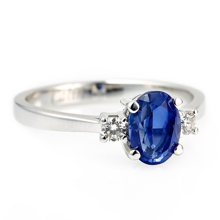 Gold Engagement Ring i015SfODi with Sapphire and Diamonds