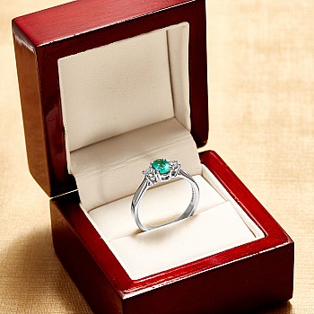 Engagement Ring i015SmODi in Gold with Emerald and Diamonds