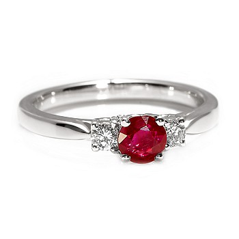 Gold ring with Ruby and Diamonds i025rbdi