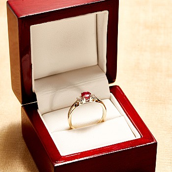 Three Stone Ring in 14k Yellow Gold with Ruby and Diamonds i025rbdi