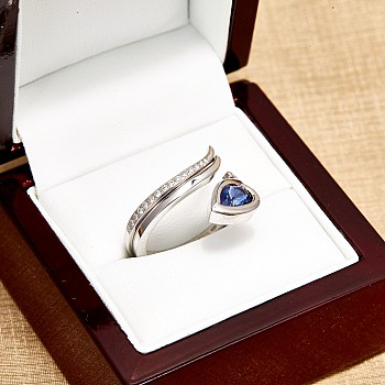 Gift Ring i1187SfPaDi in Gold from two elements with tear Sapphire and Diamonds