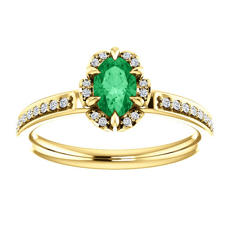 Gold Ring with Oval Emerald and Diamonds 121997SmOdi