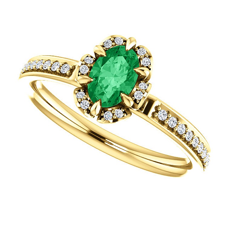 Gold Ring with Oval Emerald and Diamonds 121997SmOdi