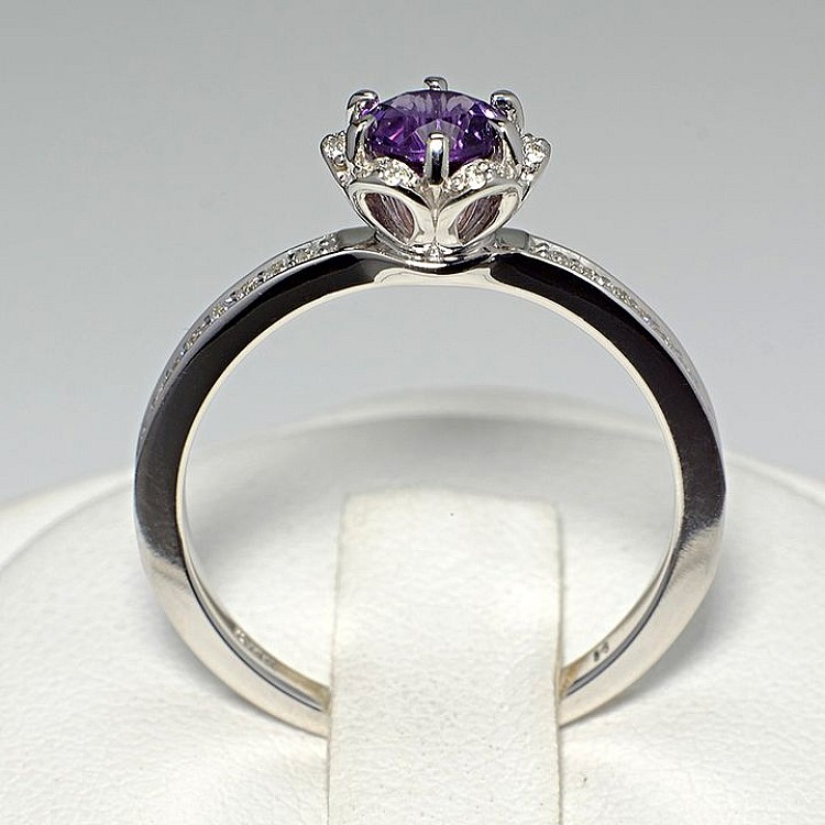 Geschenkring i121997AmDi in Gold oder Platin mit Amethyst und Diamanten