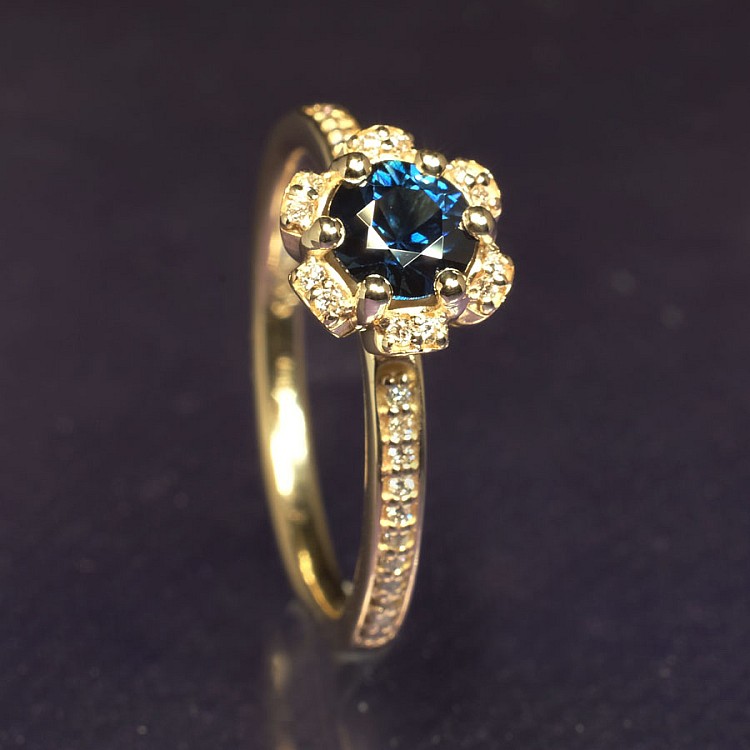 Engagement Ring i121997SfDi in Gold with Sapphire and Diamonds