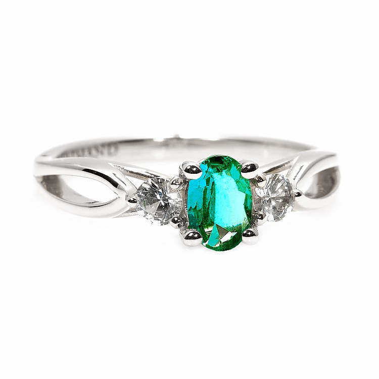 Ring i122513SmOvdi in Gold with Emerald and Diamonds