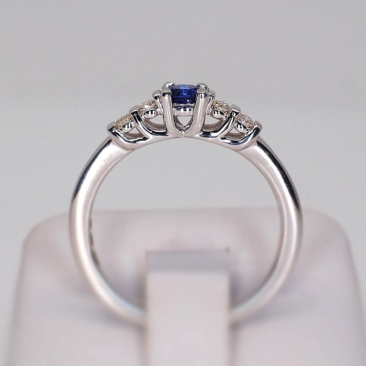 Engagement Ring i122543SfDi in Gold with Sapphire and Diamonds