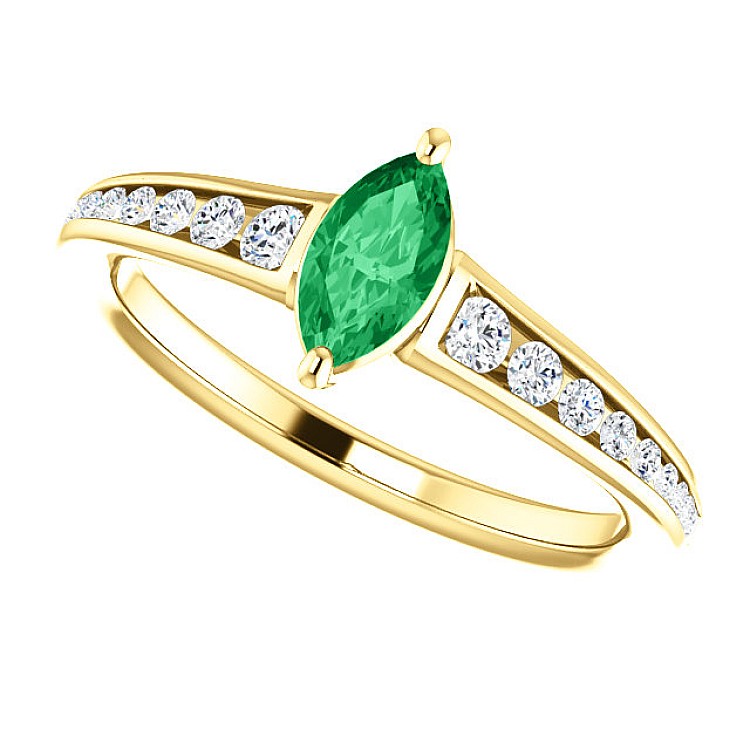 Gold Ring with Marquise Emerald and Diamonds 122866SmMDi