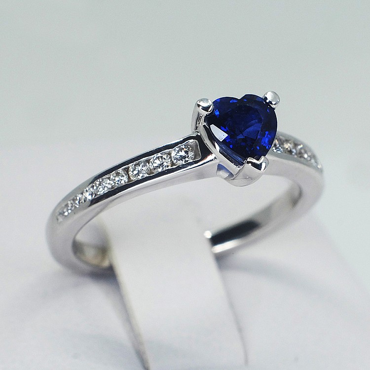 Engagement Ring i122866SfHDi in Gold with Heart Sapphire and Diamonds