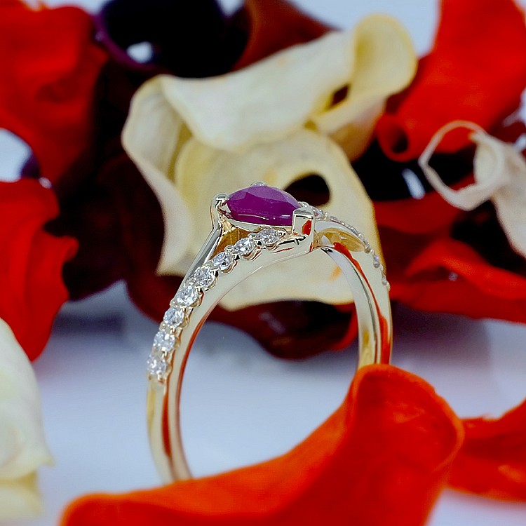 Engagement Ring i533RbPaDi in Gold with Tear Ruby and Diamonds