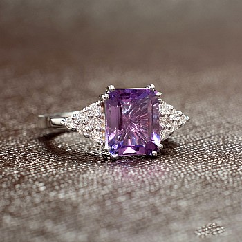 Gift Ring i981AmeDi in Gold with Amethyst and Diamonds