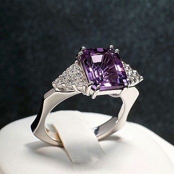 Gift Ring i981AmeDi in Gold with Amethyst and Diamonds