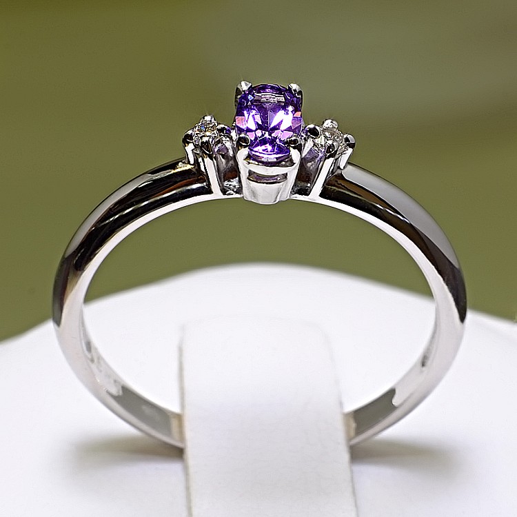 Gift Ring i020AmoDi in Gold with Amethyst and Diamonds