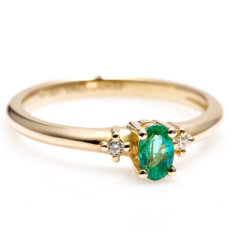 Gift Ring i020SmODi in Gold with Emerald and Diamonds