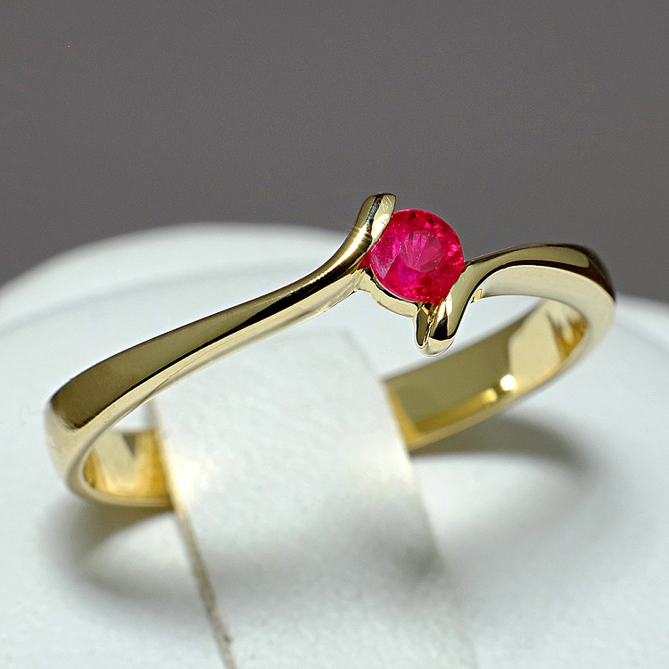 Gold Engagement Ring i060Rb with Ruby