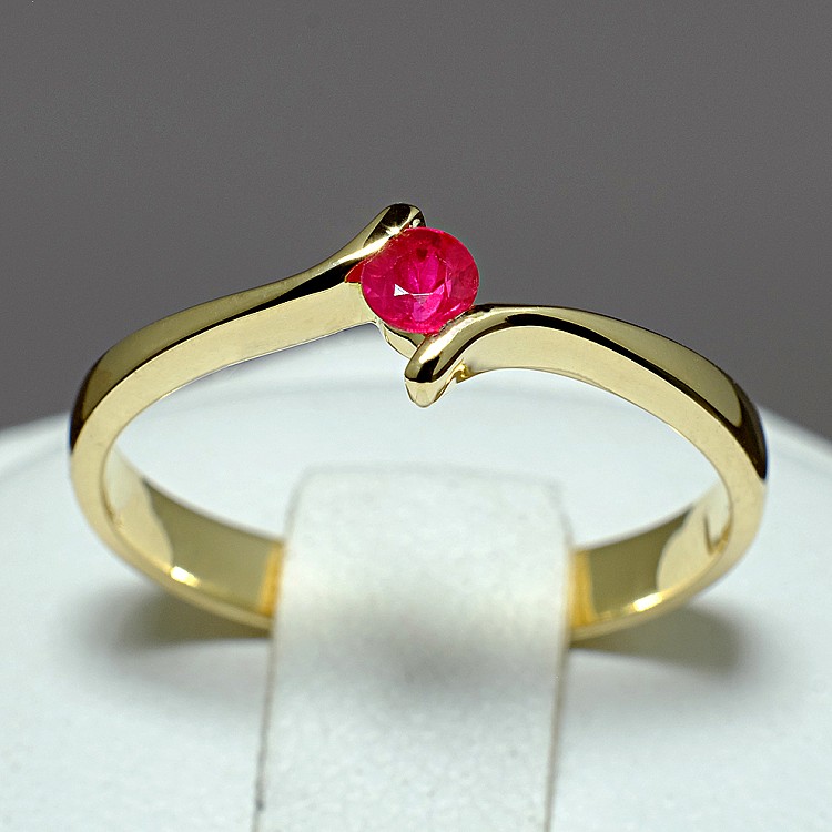 Gold Engagement Ring i060Rb with Ruby