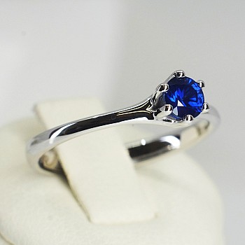 Engagement ring in Gold or Platinum with Sapphire i122118Sf