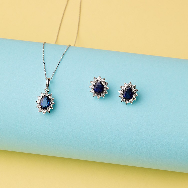 Complete Set Kate Middleton Ring Earrings and Pendant in Gold with Sapphires and Natural Diamonds set055SfDi