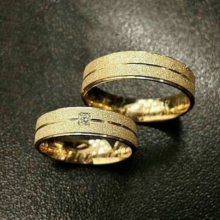 Sandblasted Wedding Rings v207 in Gold or Platinum with Diamond