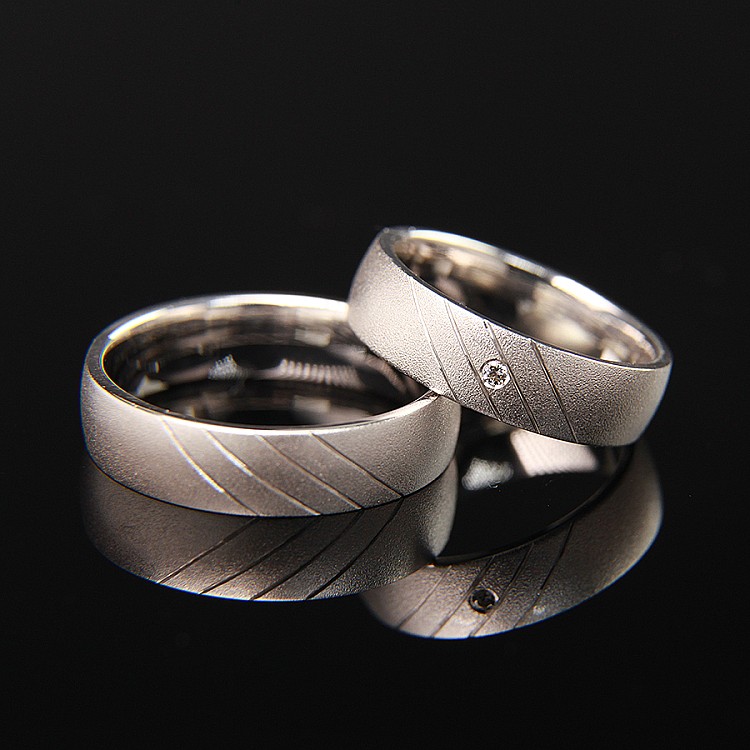 Wedding rings v011 in Gold or Platinum with Diamond