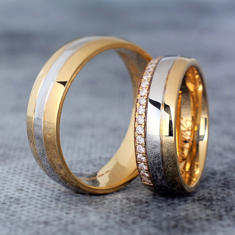 Wedding rings v0181 in two colors of Gold or Platinum with Diamonds