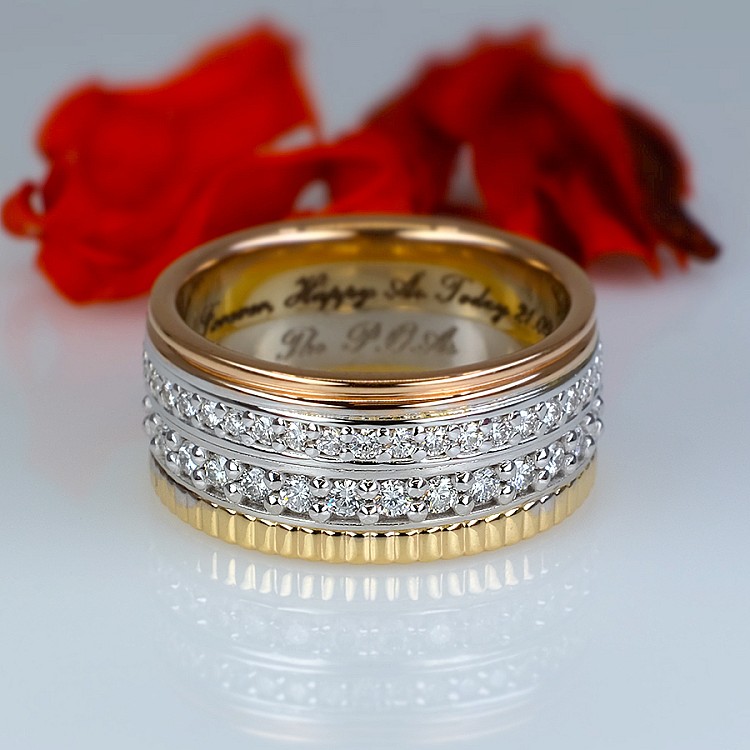 Wedding rings v036 in Gold with Colorless and Black Diamonds