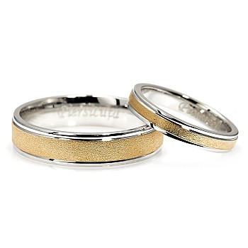 Two-tone gold wedding rings with Matt Sandblasted finish v0481.1