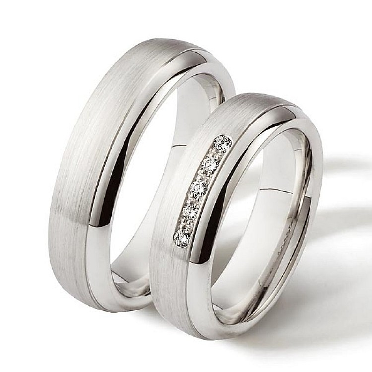 Wedding rings v062 in Gold with Diamonds