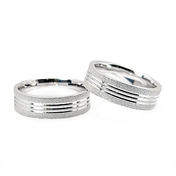 Wedding rings v076 in Gold or Platinum with diamond roll finish