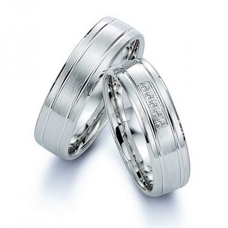 Wedding rings v078 in Gold or Platinum with Diamonds