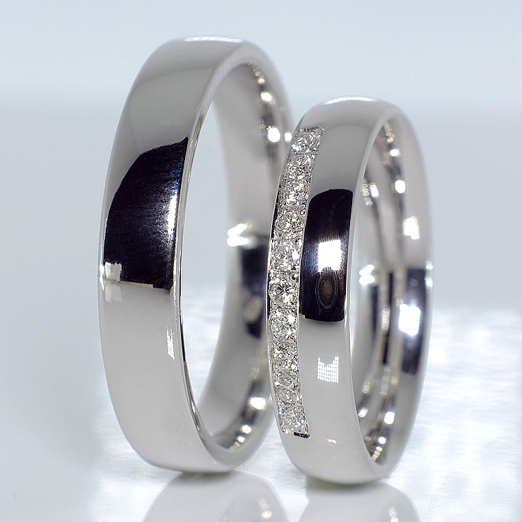 Wedding rings v080 in Gold or Platinum with Diamonds