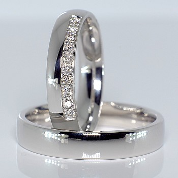 Wedding rings v080 in Gold or Platinum with Diamonds