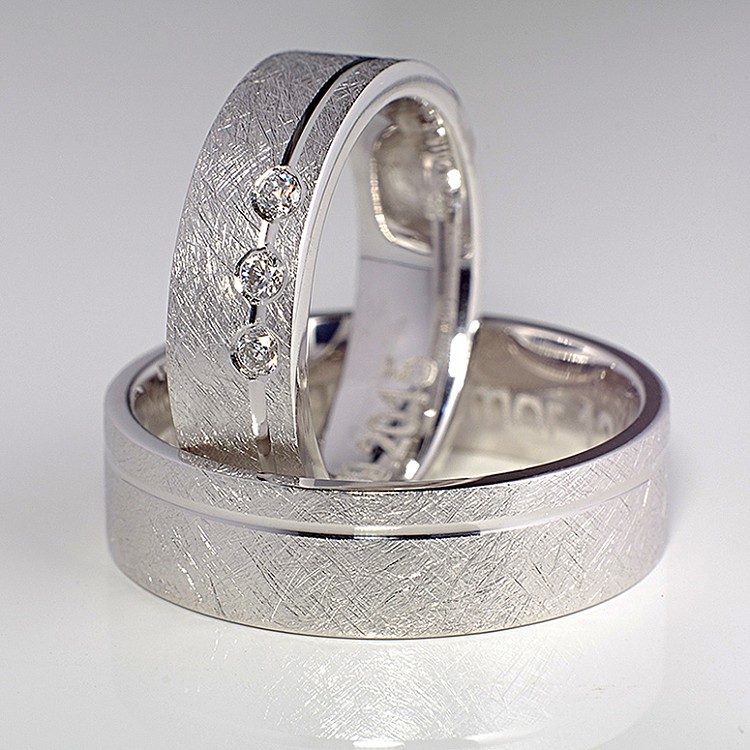 Gold or Platinum Wedding Rings with Diamonds v088