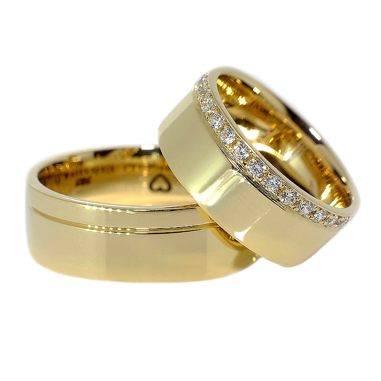 Wedding rings v097 in Gold or Platinum with Diamonds