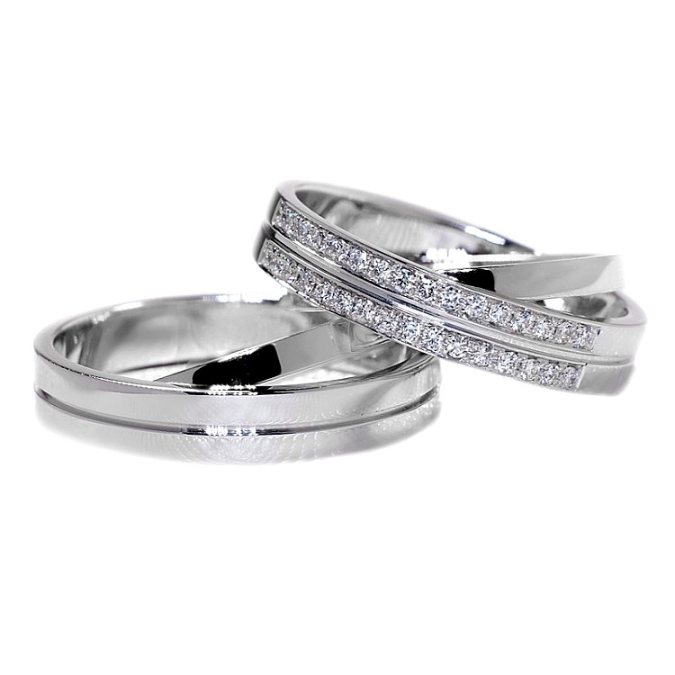 Wedding rings v1022 in two colors of gold or platinum with diamonds