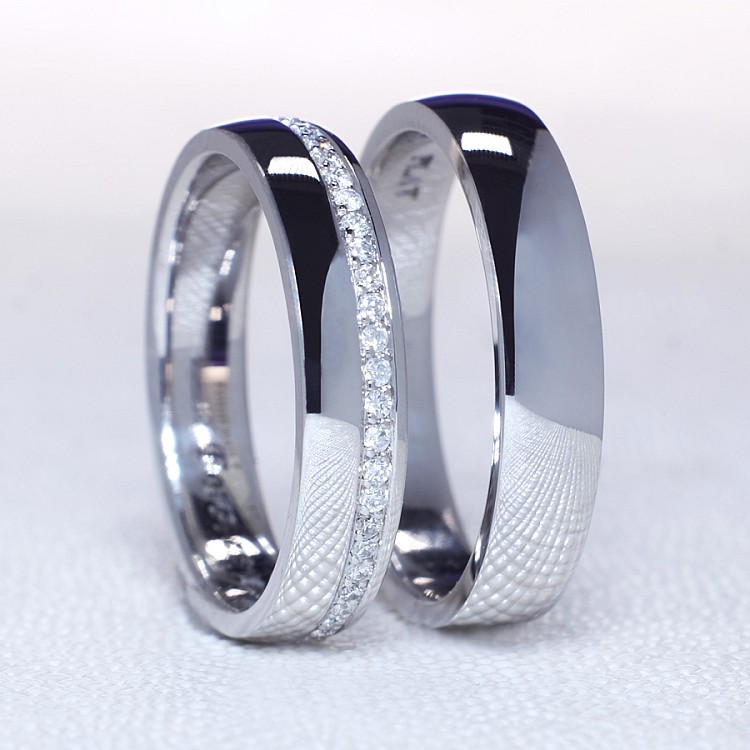 Wedding rings v105 in Gold or Platinum with Diamonds