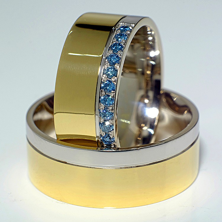 Wedding rings v113 in Gold with Blue Diamonds