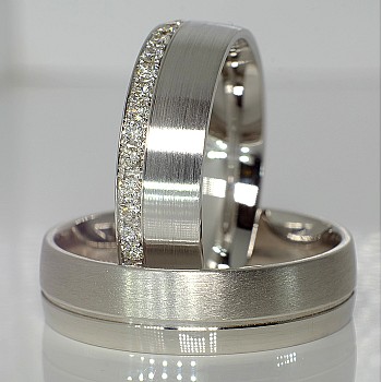 Wedding rings v118 in Gold or Platinum with Diamonds