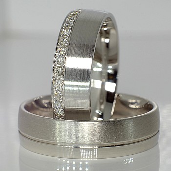 Wedding rings v118 in Gold or Platinum with Diamonds