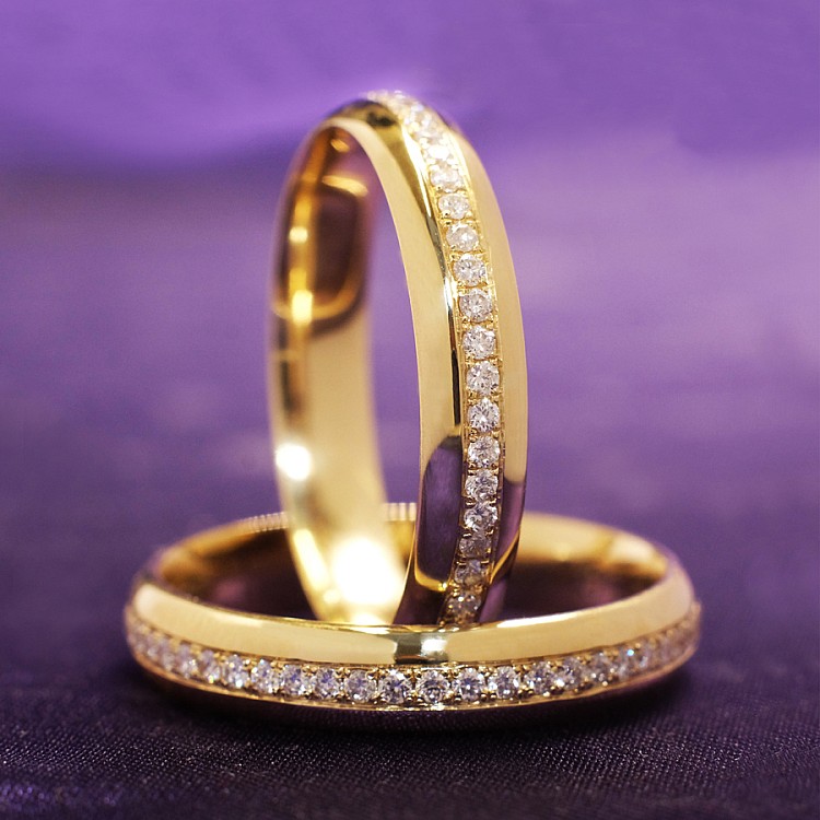 Wedding rings v119 in Gold with Diamonds