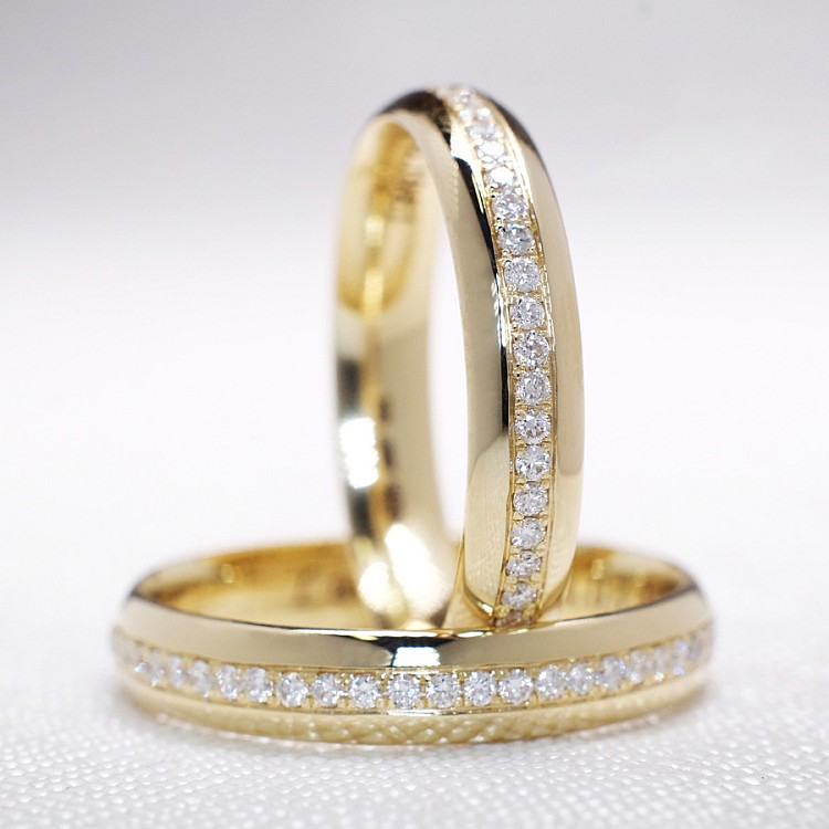 Wedding rings v119 in Gold with Diamonds