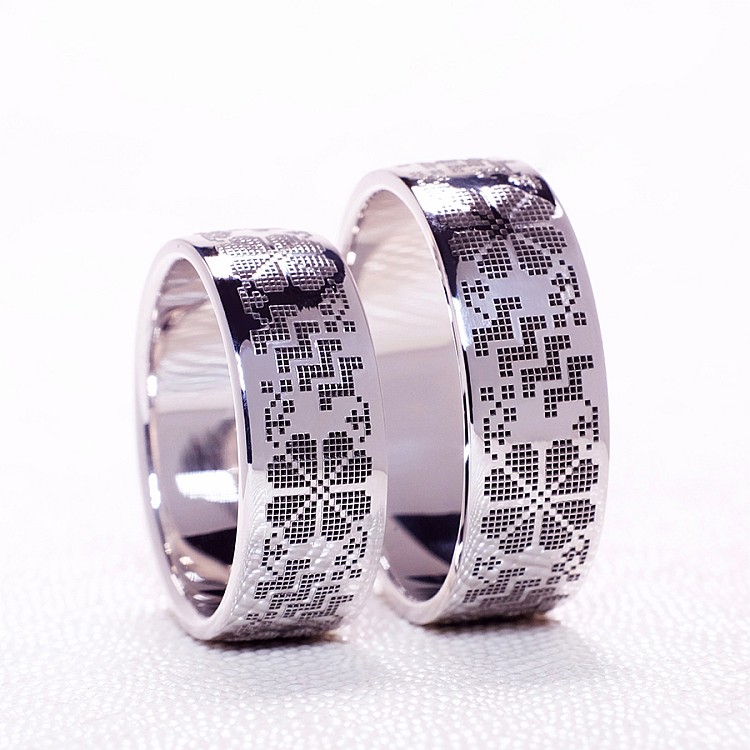 Wedding rings v1194 in Gold or Platinum with Traditional Pattern