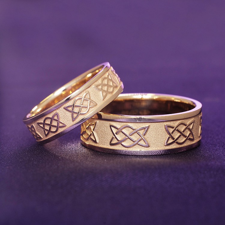 Wedding rings v1201 in Gold or Platinum with Celtic Knot Laser Pattern