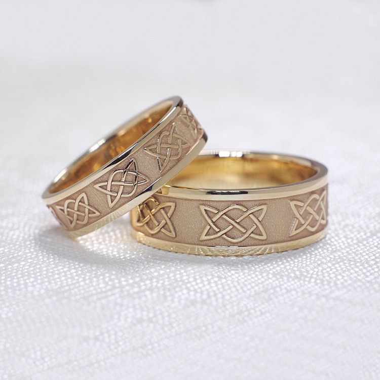 Wedding rings v1201 in Gold or Platinum with Celtic Knot Laser Pattern