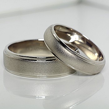 Wedding rings v132 in Gold or Platinum