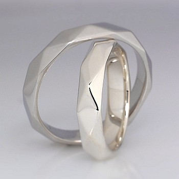 Wedding rings v1345 in Gold Faceted Model