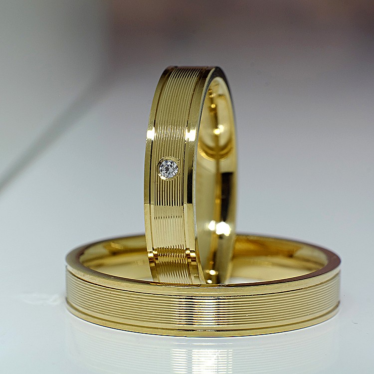 Wedding rings v139 in Gold with Diamond