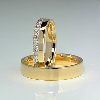 Wedding rings v140 in Gold with Diamonds