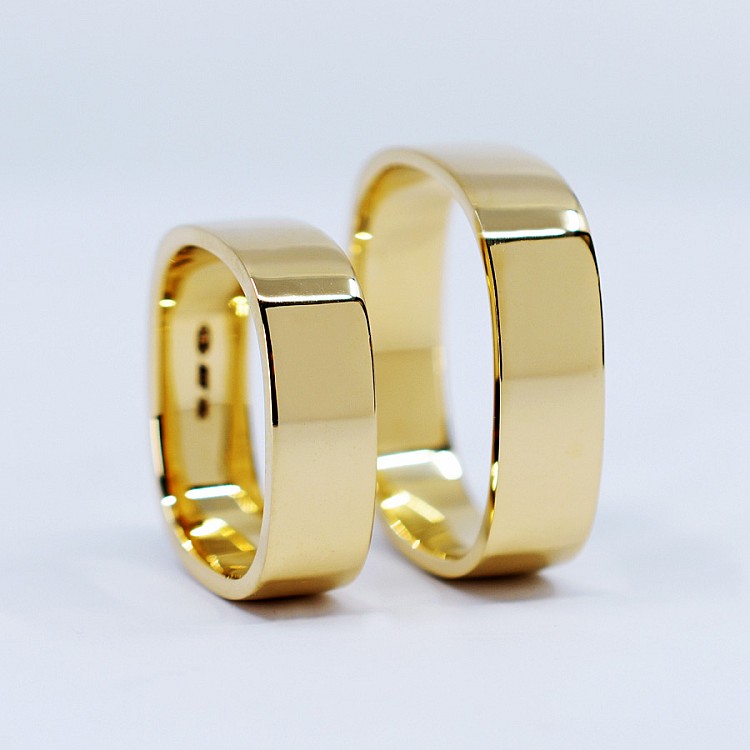 Square Wedding Rings v150 in Gold or Platinum