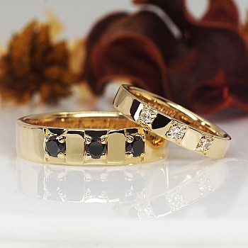 Wedding rings v1550 in Gold or Platinum with Colorless and Black Diamonds